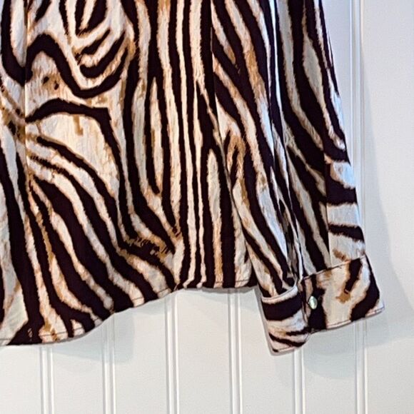 UNIQ Tribal Animal Print Blouse With V-Neck And Long Sleeve Size M - Picture 9 of 11